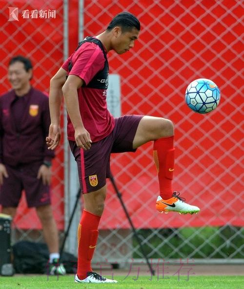 世预赛-国足0-0平伊朗 热血球迷助阵沈阳主场 世预赛-国足0-0平伊朗 热血球迷助阵沈阳主场